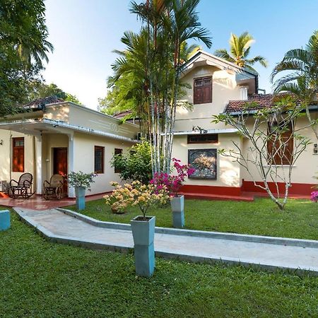 Chandra Villa Ayurveda Resort Bentota Buitenkant foto