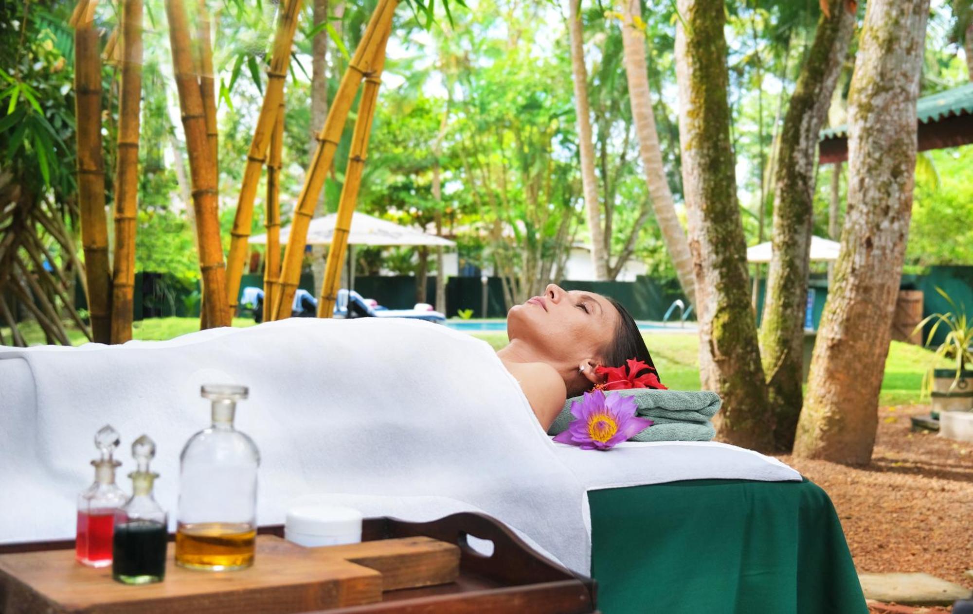 Chandra Villa Ayurveda Resort Bentota Buitenkant foto