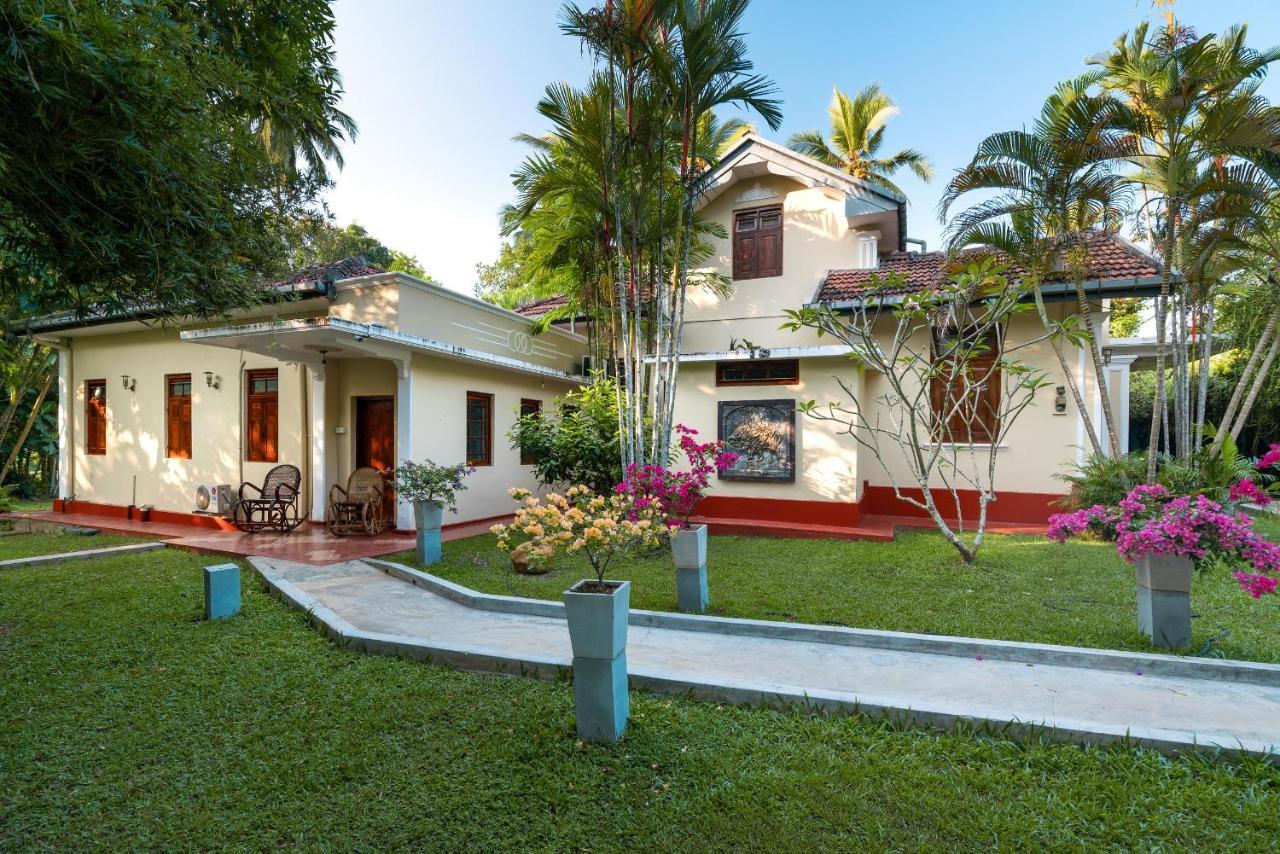 Chandra Villa Ayurveda Resort Bentota Buitenkant foto